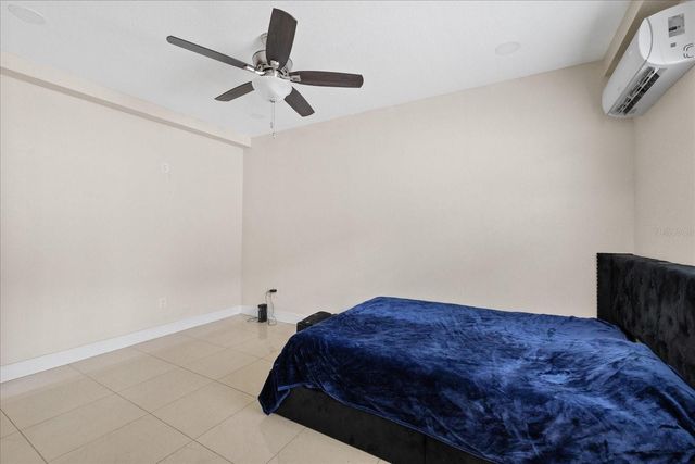6909 N LOIS AVENUE, Tampa, FL 33614