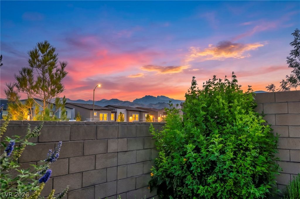 10971 Bristol Park Avenue, Las Vegas, NV 89166 — photo 4