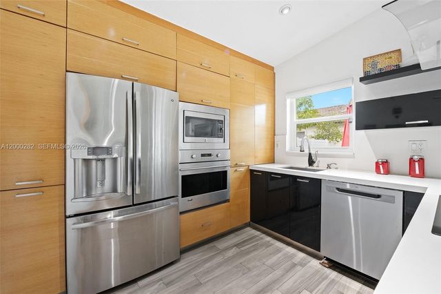 2715 SW 137th Ter, Miramar, FL 33027