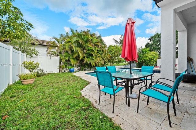 2715 SW 137th Ter, Miramar, FL 33027