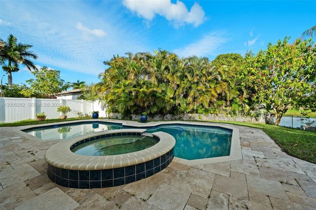 2715 SW 137th Ter, Miramar, FL 33027