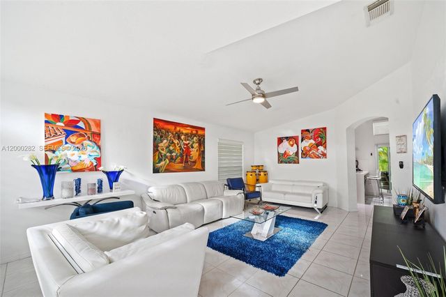 2715 SW 137th Ter, Miramar, FL 33027