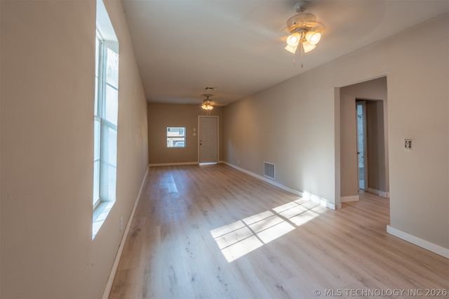 12 E Mill Avenue, Sapulpa, OK 74066