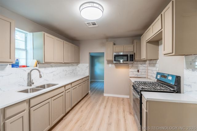 12 E Mill Avenue, Sapulpa, OK 74066