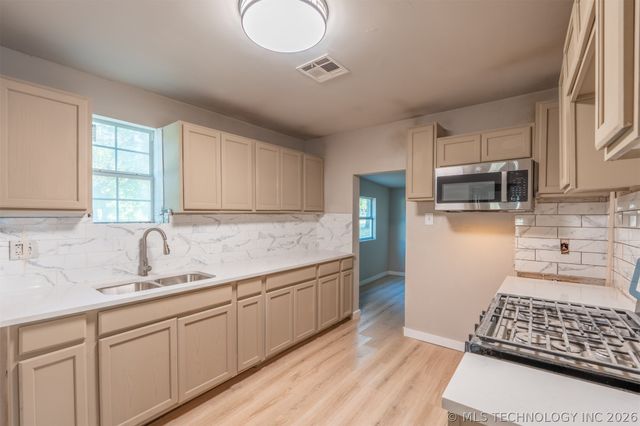 12 E Mill Avenue, Sapulpa, OK 74066