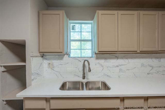 12 E Mill Avenue, Sapulpa, OK 74066