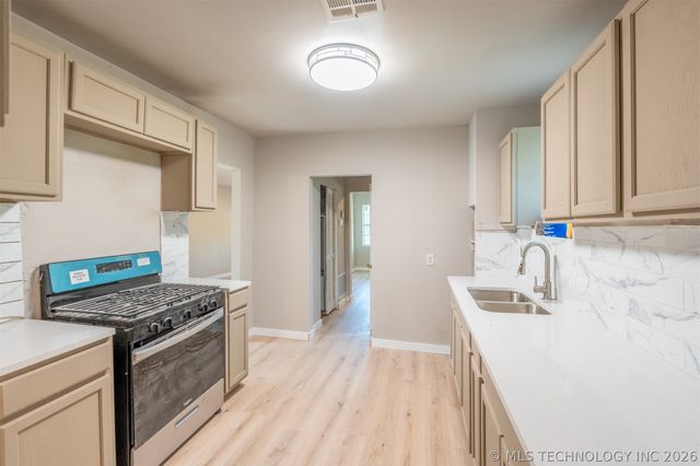 12 E Mill Avenue, Sapulpa, OK 74066