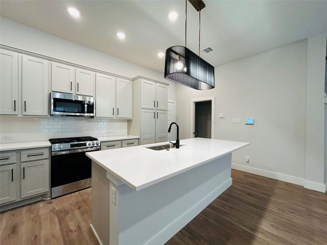 539 Mission Trail, Arlington, TX 76010
