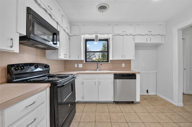2024 Charleston Drive, Bedford, TX 76022