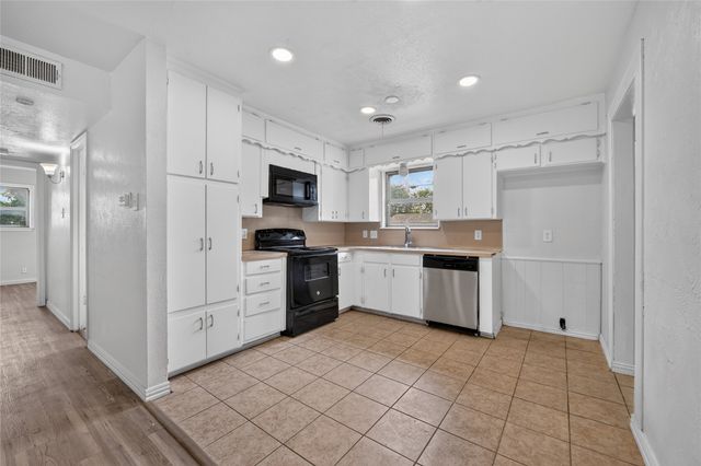 2024 Charleston Drive, Bedford, TX 76022