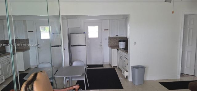 11285 SW 43rd Street, Miami, FL 33165