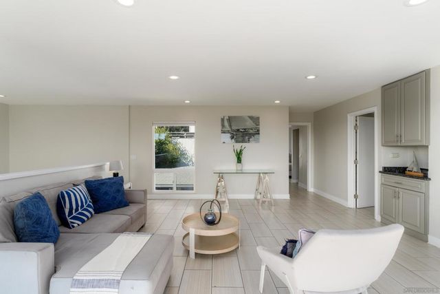 1920 Beryl St, San Diego, CA 92109