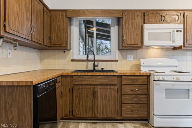 1393 Bryden Drive, Akron, OH 44313