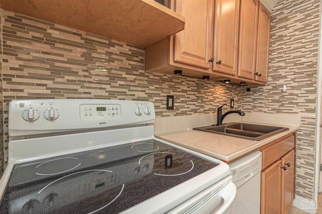 7453 Sunset Harbor Dr 1-311, Navarre Beach, FL 32566