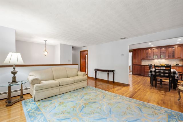 28 Evergreen Avenue, Braintree, MA 02184