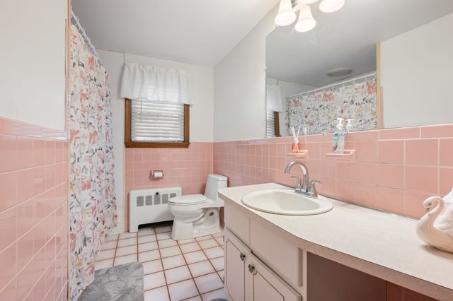 28 Evergreen Avenue, Braintree, MA 02184