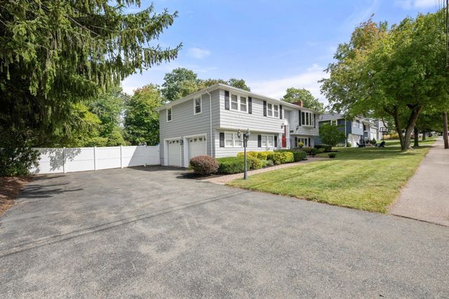 28 Evergreen Avenue, Braintree, MA 02184