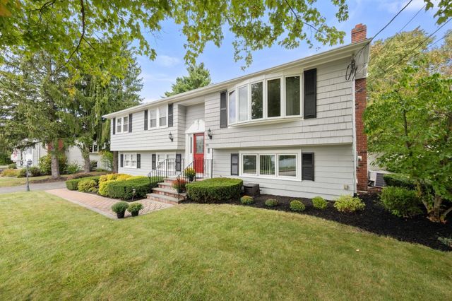 28 Evergreen Avenue, Braintree, MA 02184