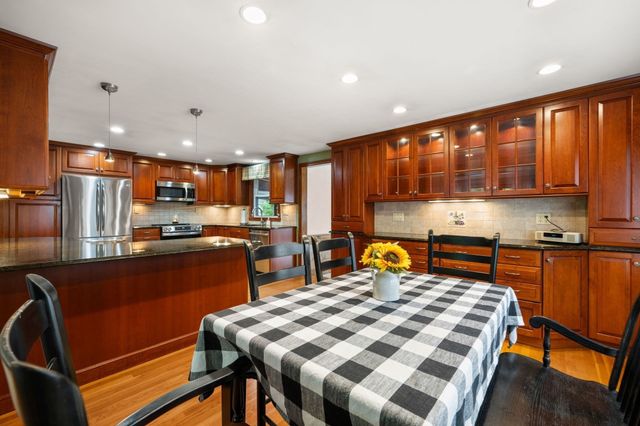 28 Evergreen Avenue, Braintree, MA 02184