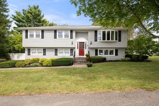28 Evergreen Avenue, Braintree, MA 02184