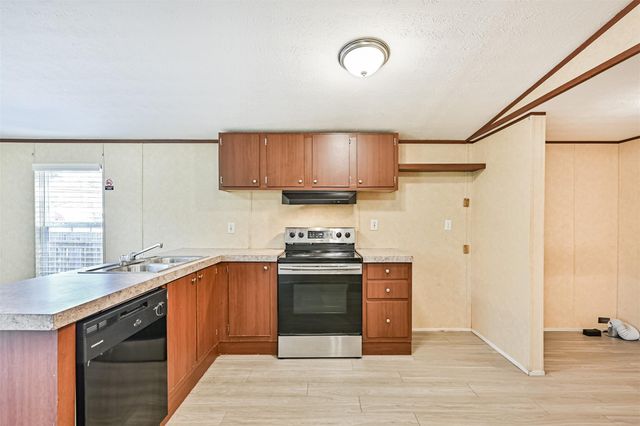 4702 10th Street, Bacliff, TX 77518