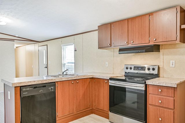 4702 10th Street, Bacliff, TX 77518