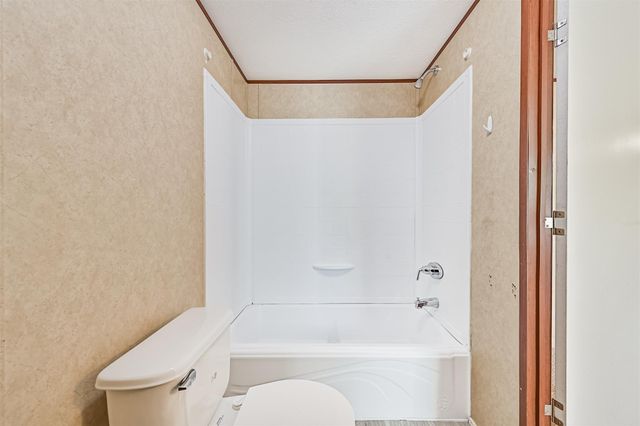 4702 10th Street, Bacliff, TX 77518