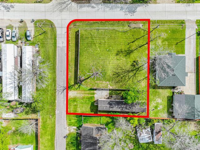 4702 10th Street, Bacliff, TX 77518