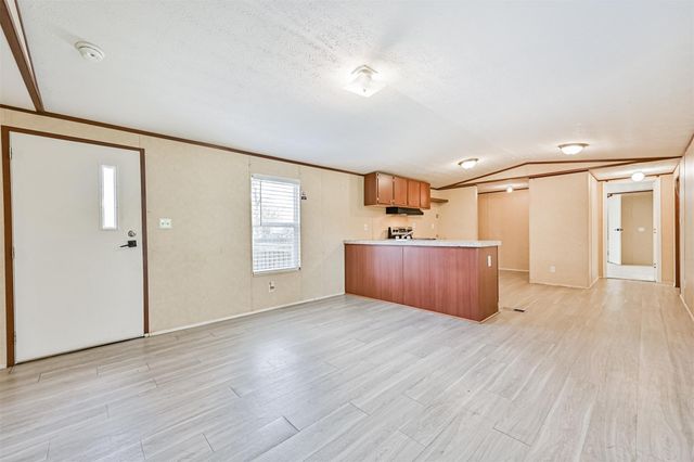 4702 10th Street, Bacliff, TX 77518