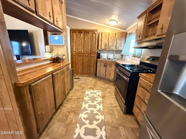 3300 W 15th 389, Rosamond, CA 93560