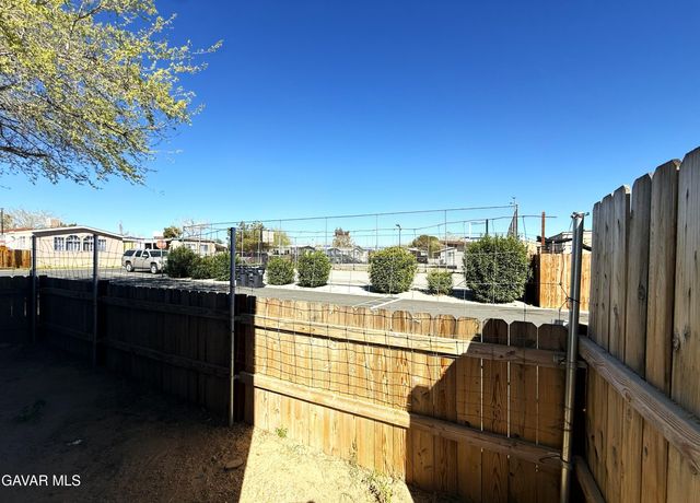 3300 W 15th 389, Rosamond, CA 93560