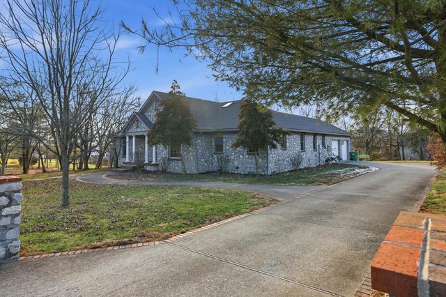 120 Old Pond Way, Richmond, KY 40475