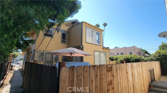 833 Cedar Avenue, Long Beach, CA 90813