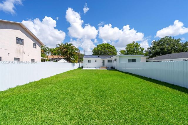 2814 SW 26th St 2810, Miami, FL 33133