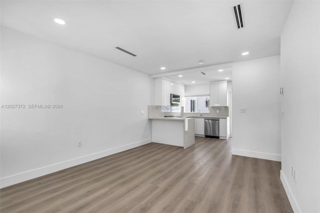 2814 SW 26th St 2810, Miami, FL 33133