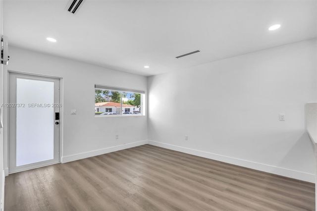 2814 SW 26th St 2810, Miami, FL 33133