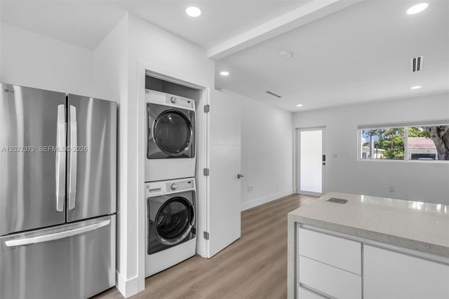 2814 SW 26th St 2810, Miami, FL 33133