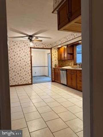 916 LOG COLLEGE DR, Warminster, PA 18974