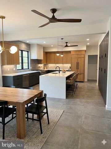 916 LOG COLLEGE DR, Warminster, PA 18974