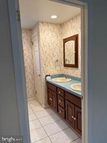 916 LOG COLLEGE DR, Warminster, PA 18974