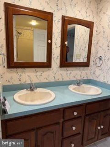 916 LOG COLLEGE DR, Warminster, PA 18974