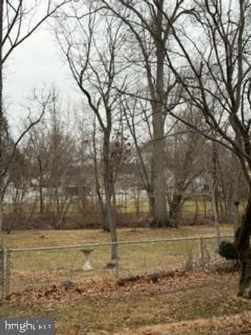 916 LOG COLLEGE DR, Warminster, PA 18974