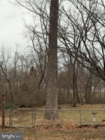 916 LOG COLLEGE DR, Warminster, PA 18974