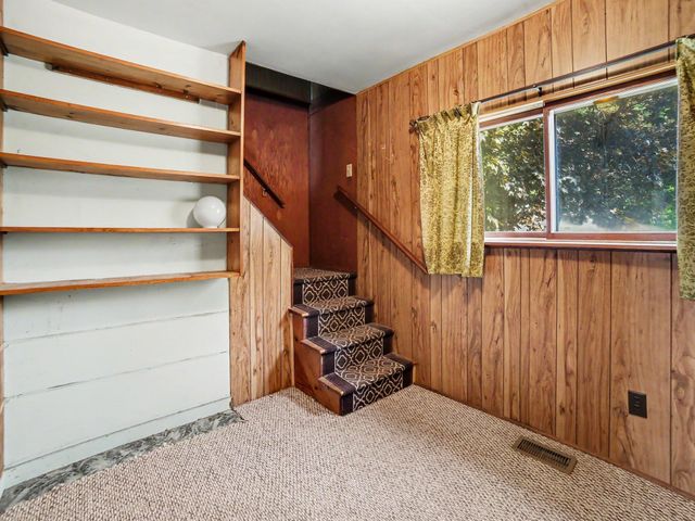 312 N Bear Lake Road, Muskegon, MI 49445