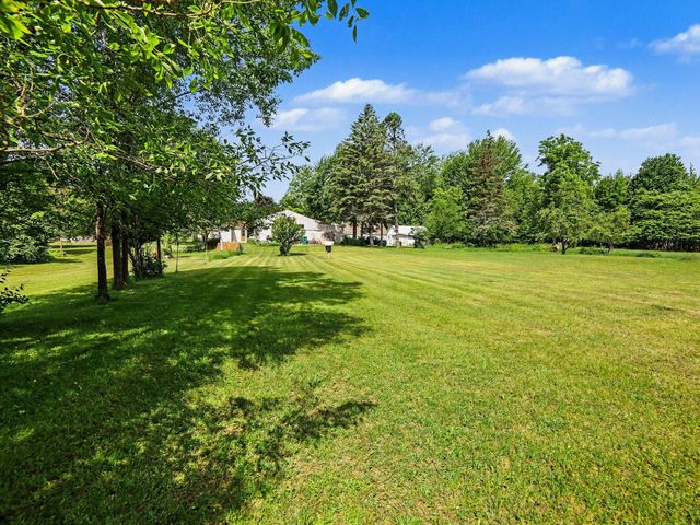 312 N Bear Lake Road, Muskegon, MI 49445
