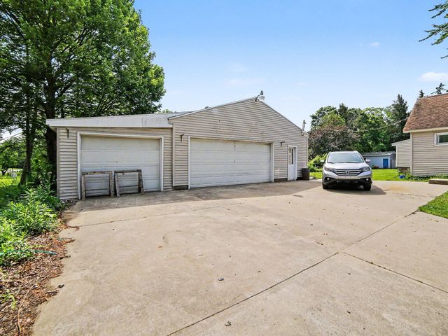312 N Bear Lake Road, Muskegon, MI 49445