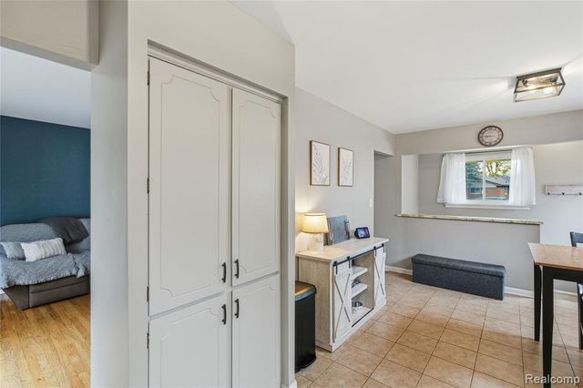 29854 Malvern Street, Westland, MI 48185