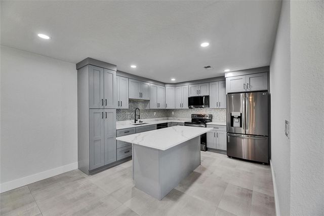 1025 APOLLO BEACH BOULEVARD 1, Apollo Beach, FL 33572