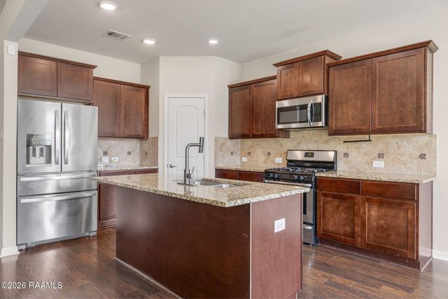 100 Marais Avenue, Youngsville, LA 70592
