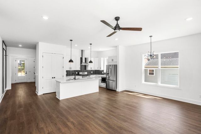 2211 18th Ave, N, Nashville, TN 37208